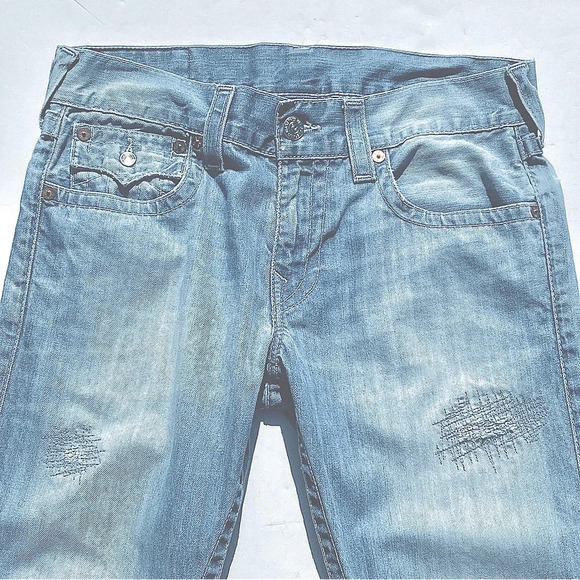 TRUE RELIGION Men’s Straight Leg with Back Flap Pocket Light Wash Distressed 31 - Picture 5 of 9